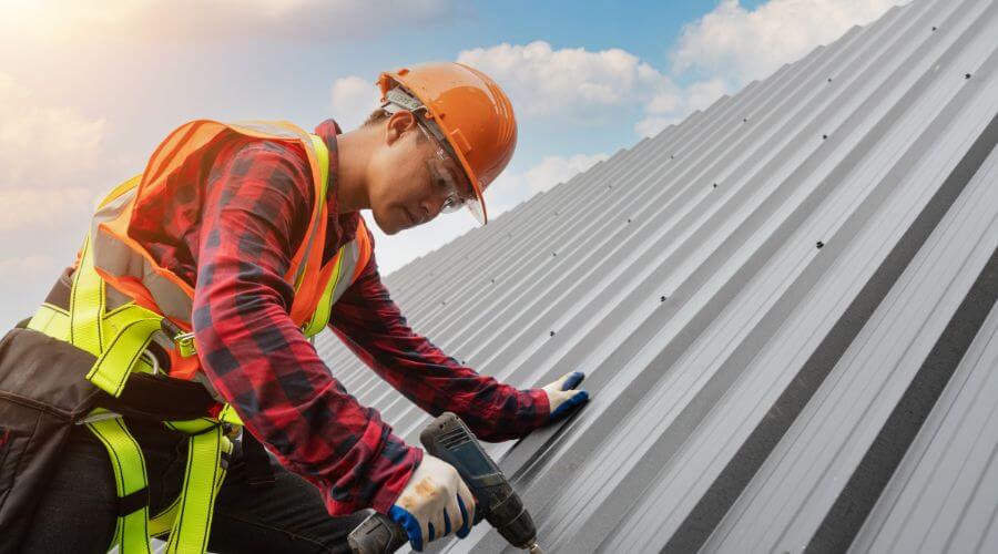 Professional Emergency Roof Repairs services in Linden, MI